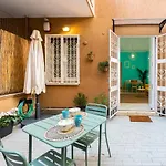 Casa Vegezio Near Vatican Museum And Metro Cipro Private Garden Check-in From 3 Pm To 10 Pm Nyaraló *