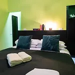 Casa Vegezio Near Vatican Museum And Metro Cipro Private Garden Check-in From 3 Pm To 10 Pm Nyaraló
