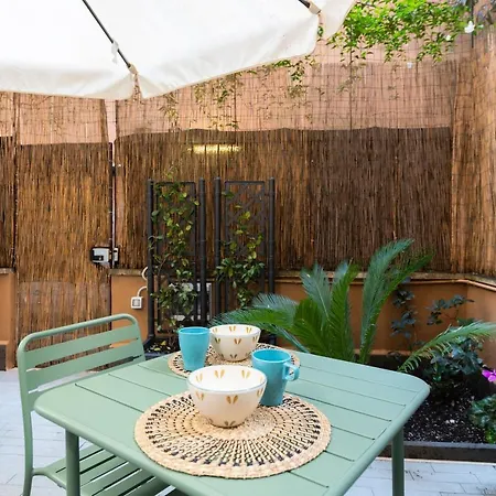 Semesterbostad Casa Vegezio Near Vatican Museum And Metro Cipro Private Garden Check-in From 3 Pm To 10 Pm *