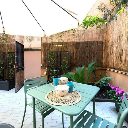 Casa Vegezio Near Vatican Museum And Metro Cipro Private Garden Check-in From 3 Pm To 10 Pm