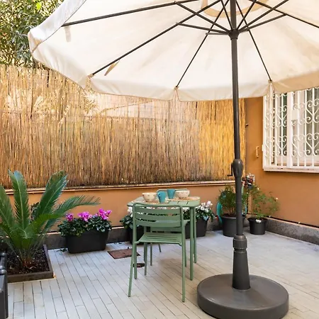 Casa Vegezio Near Vatican Museum And Metro Cipro Private Garden Check-in From 3 Pm To 10 Pm *